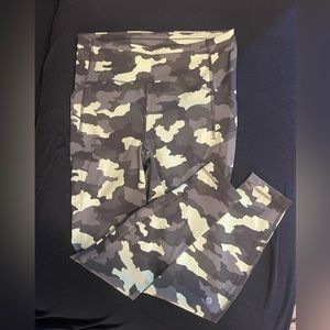 lululemon Swift Speed High Rise Tight 28”- Size 10 Heritage 365 Camo Crispin